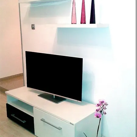 Apartment Ory Near The City Center With Free Parking Pula Exterior photo