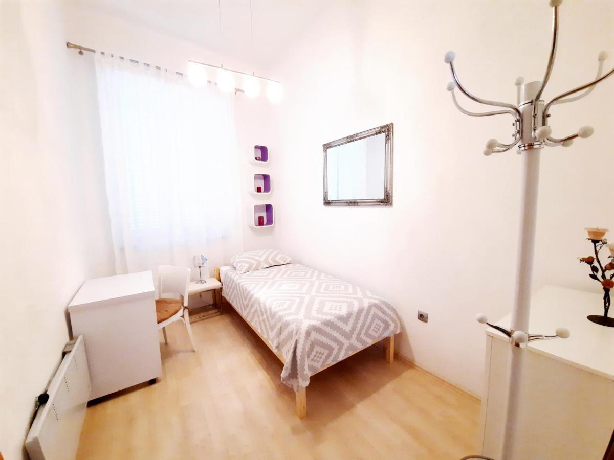 Ory Near The Center With Free Parking Pula